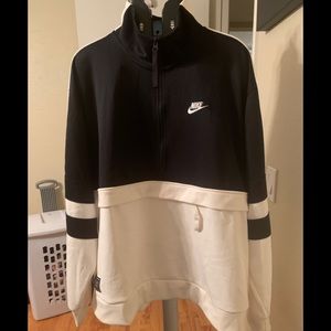 Nwot men’s XXL Nike pullover